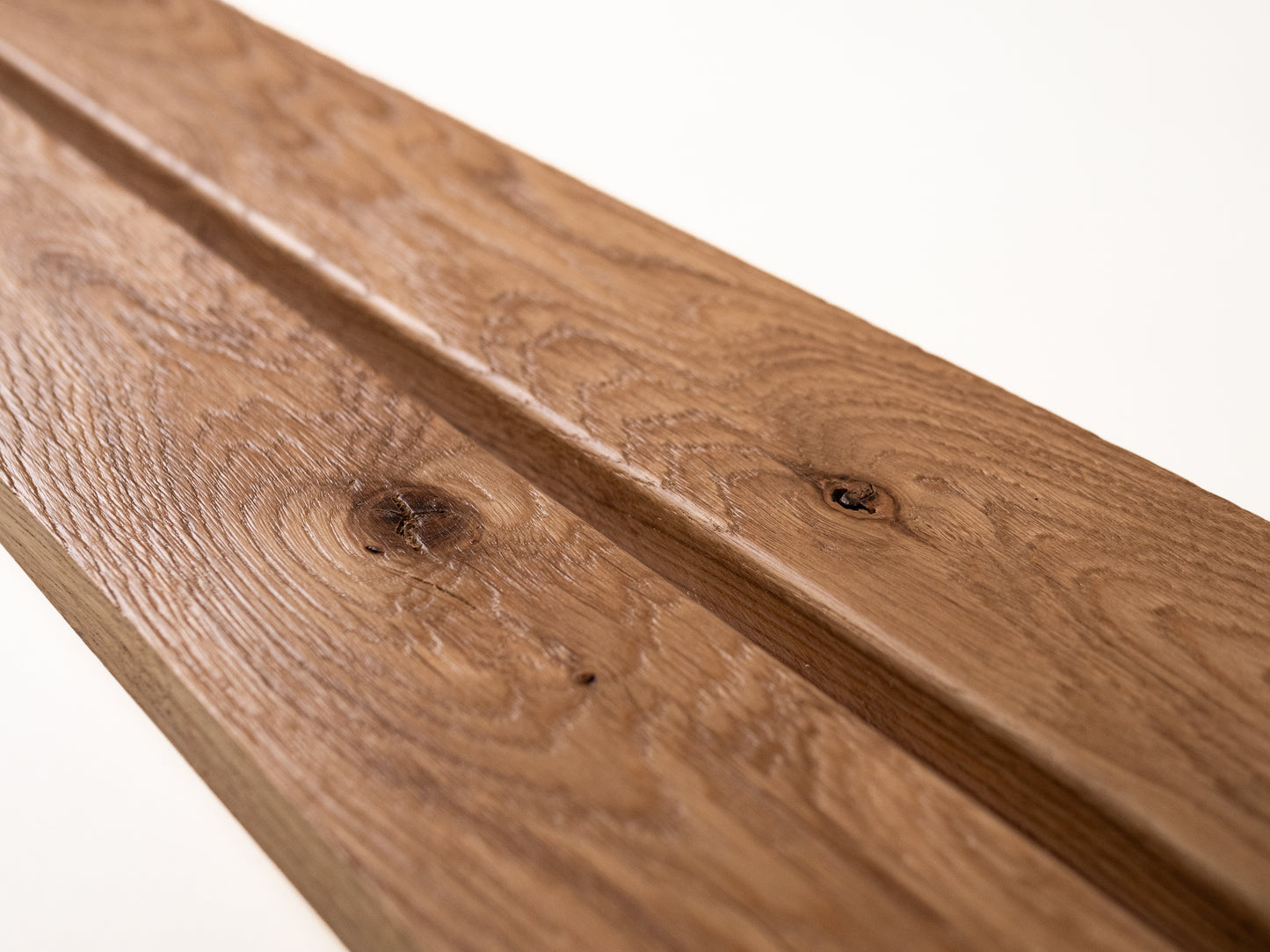 Grīdlīste Ozols Rustic, 18x70x2000mm ar rādiusu, Lakots (matēts), bez špakteļpildījuma, birstēts