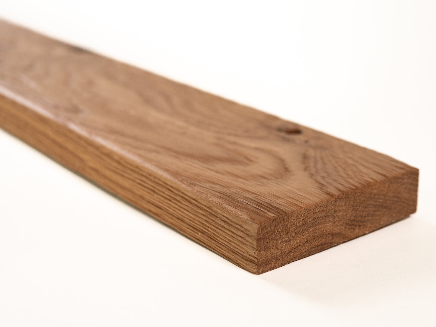 Grīdlīste Ozols Rustic, 18x70x2000mm ar rādiusu, Lakots (matēts), bez špakteļpildījuma, birstēts
