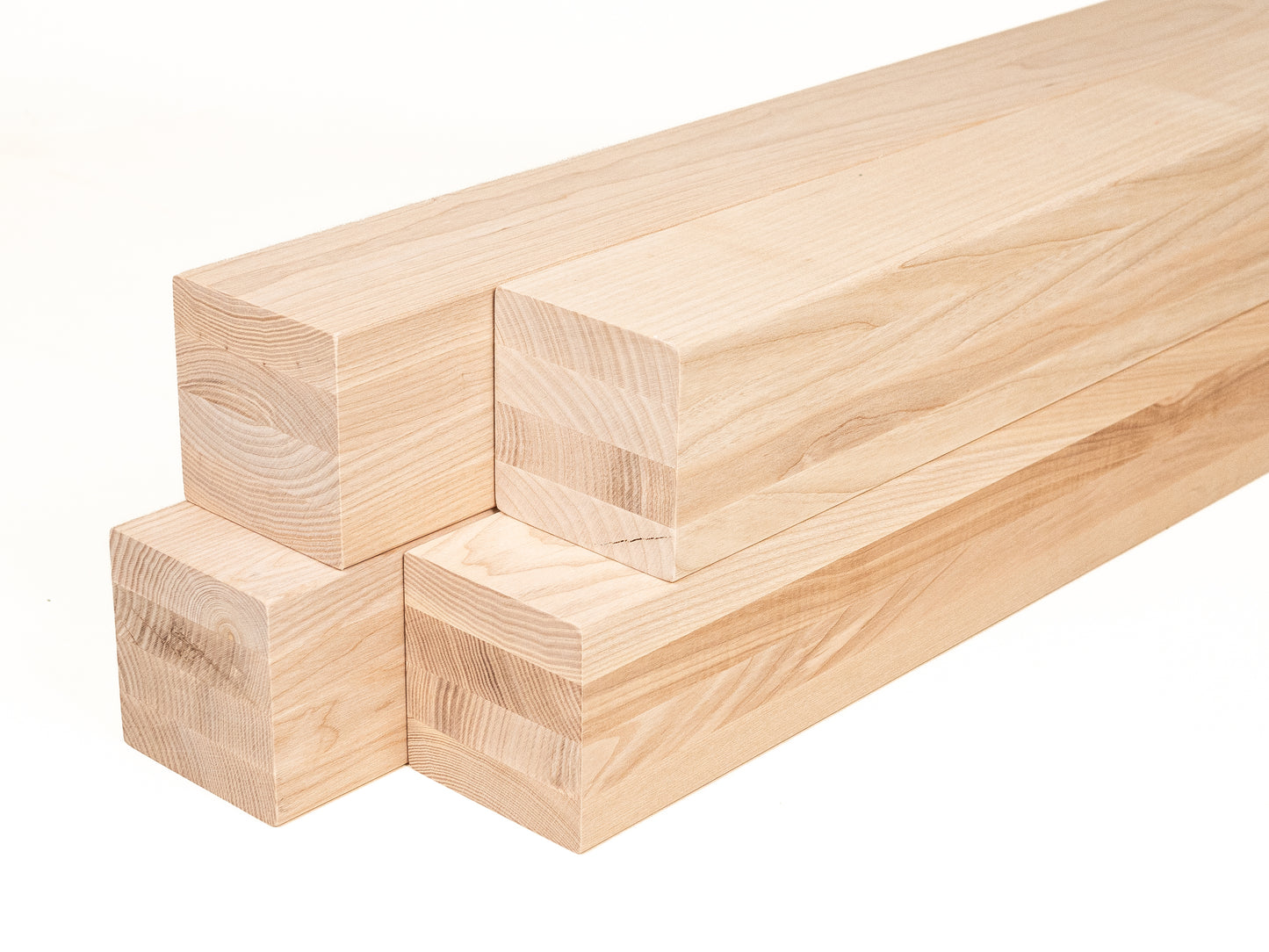 Līmētās oša koka brusas A/B 100x100 mm eļļots ar cietā vaska eļļu tonī Dabīgi balts