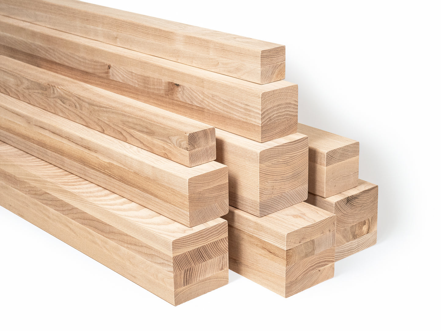 Līmētās oša koka brusas A/B 50x50 mm eļļots ar cietā vaska eļļu tonī Dabīgi balts