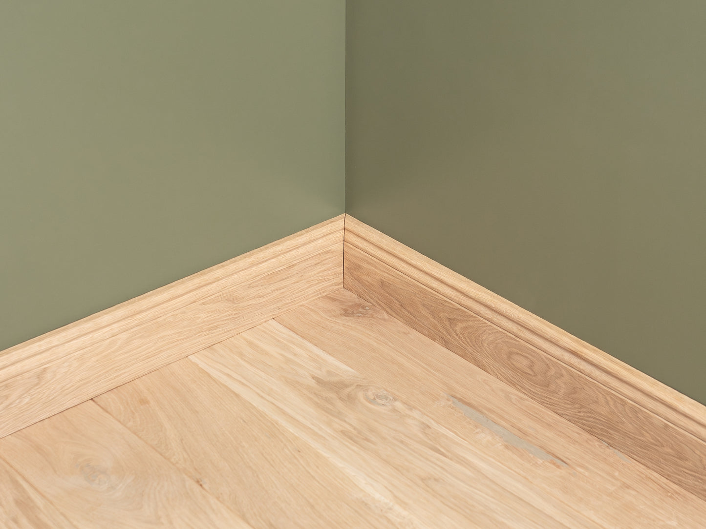 Grīdlīstes Ozols A/B 20x70mm eļļots ar cietā vaska eļļu tonī Dabīgi balts 1,5-2,5m Hamburgas profils
