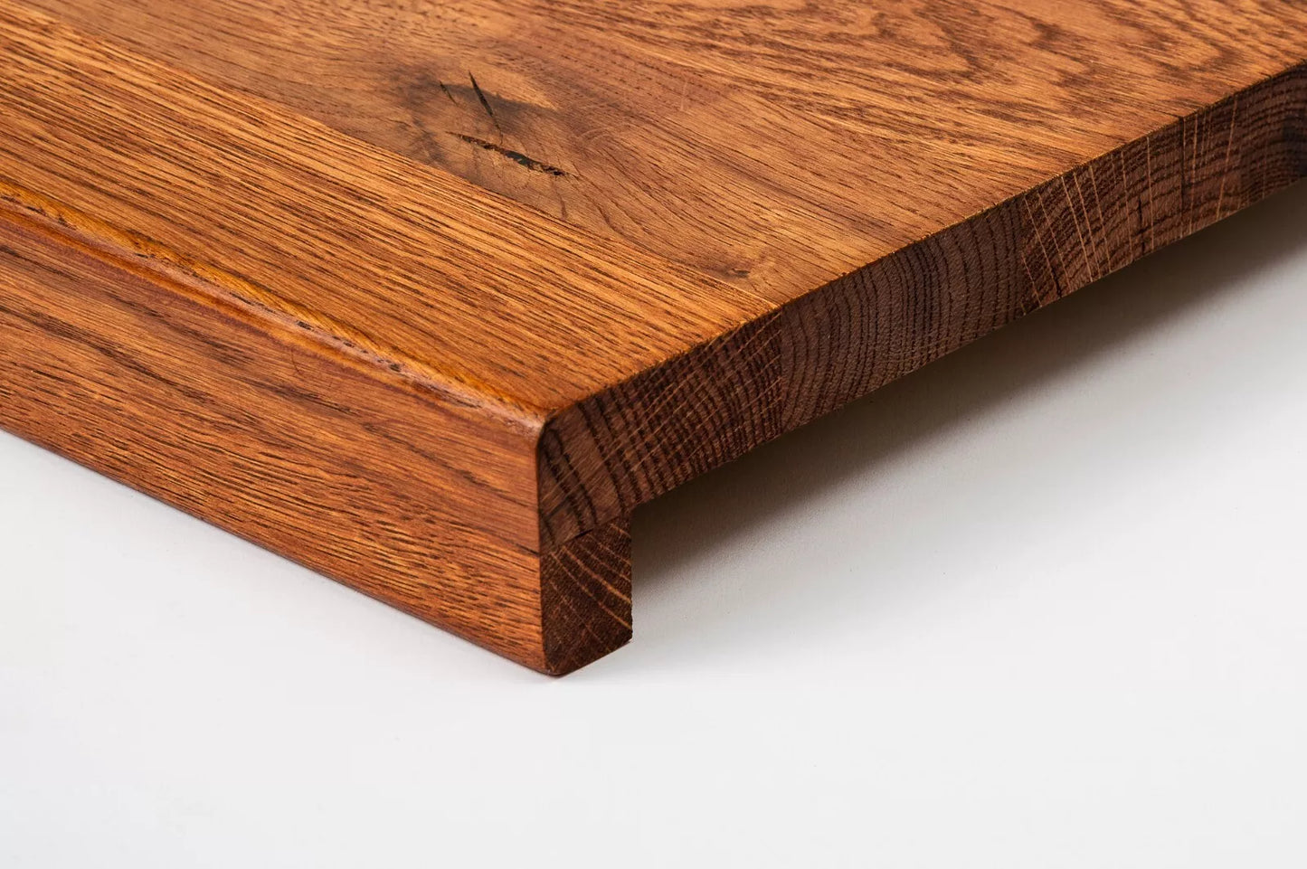 Stair tread Windowsill with overhang Oak Rustic, full stave lamellas, 16 mm, Cherry oil