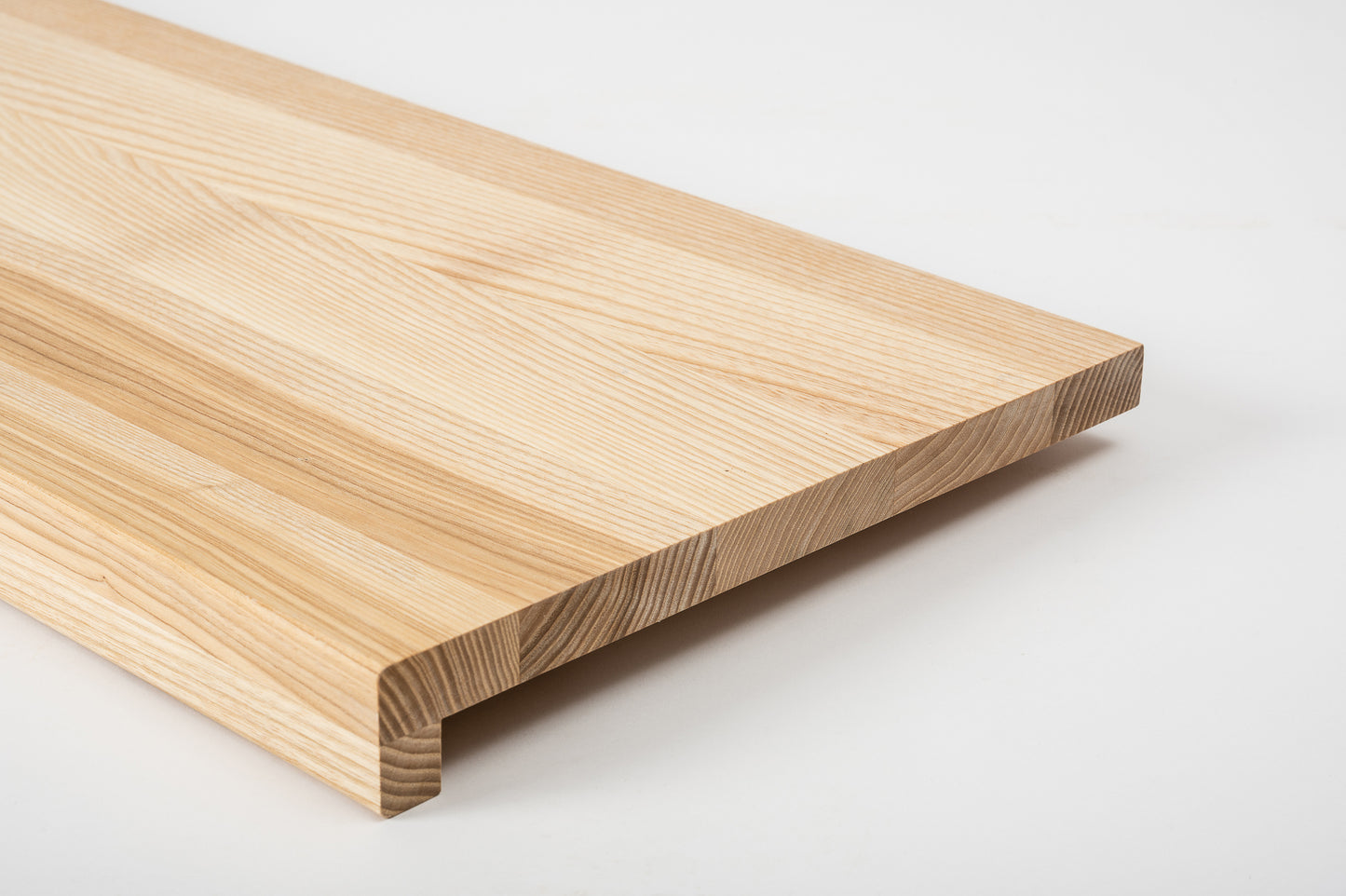Stair tread Windowsill with overhang Ash A/B, full stave lamellas, 20 mm, Hard wax oil Natural white