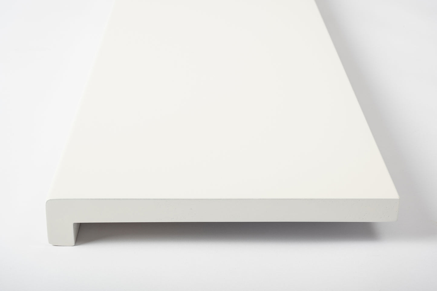 Stair tread Windowsill with overhang Birch Rustic, full stave lamellas, 20 mm, White lacquered (RAL9010)