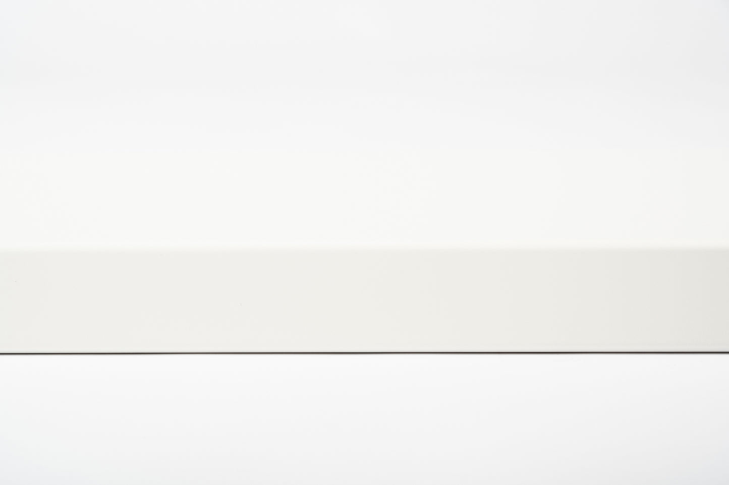 Stair tread Windowsill with overhang Birch Rustic, full stave lamellas, 20 mm, White lacquered (RAL9010)