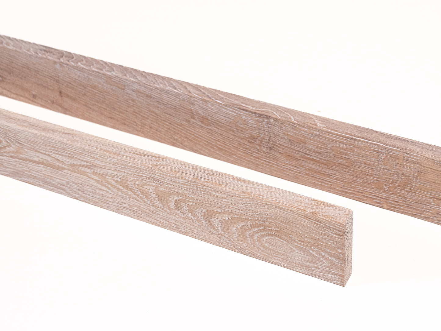 Grīdlīste Ozols Rustic, 18x70x2000mm ar rādiusu, Kaļķots balti eļļots, špaktelēta, birstēts