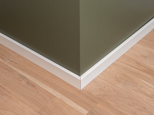 Solid Skirting Board Oak Rustic, 18x70x2000mm with radius, white painted, filled