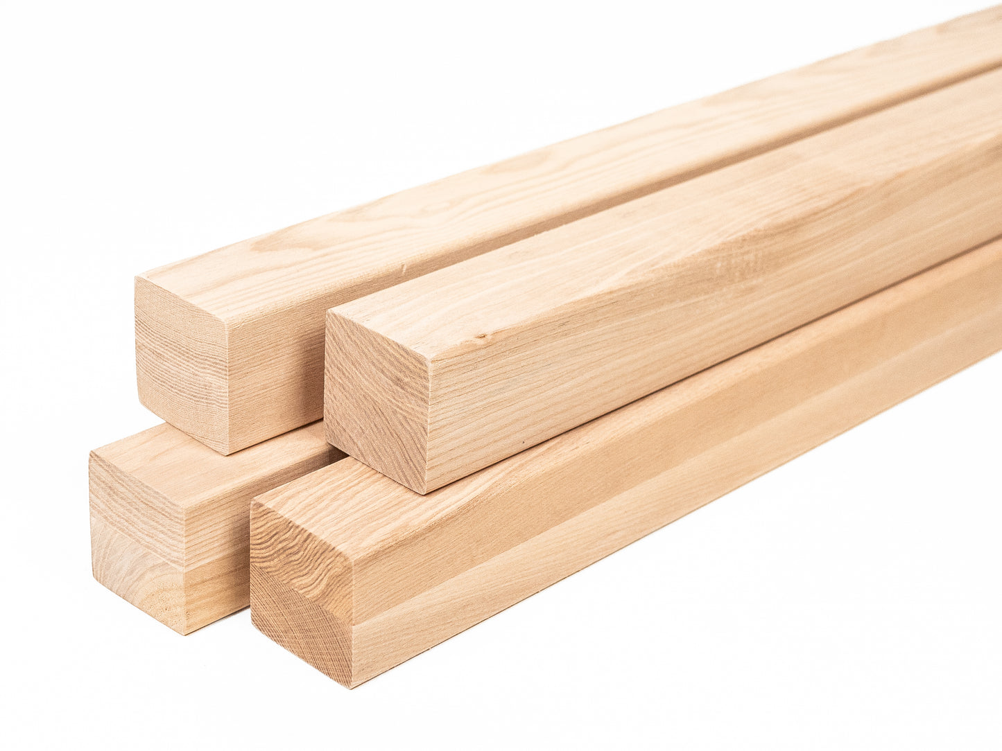 Līmētās oša koka brusas A/B 50x50 mm eļļots ar cietā vaska eļļu tonī Dabīgi balts