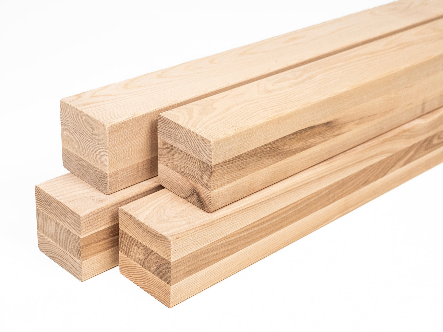 Līmētās oša koka brusas A/B 70x70 mm eļļots ar cietā vaska eļļu tonī Dabīgi balts