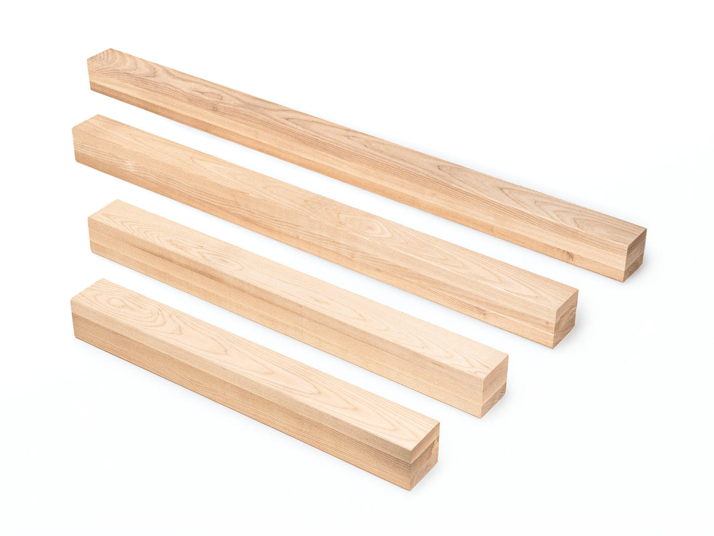 Līmētās oša koka brusas A/B 70x70 mm eļļots ar cietā vaska eļļu tonī Dabīgi balts