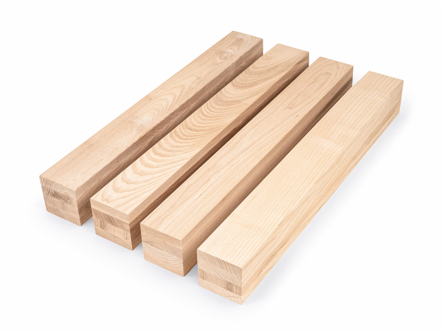 Līmētās oša koka brusas A/B 100x100 mm eļļots ar cietā vaska eļļu tonī Dabīgi balts