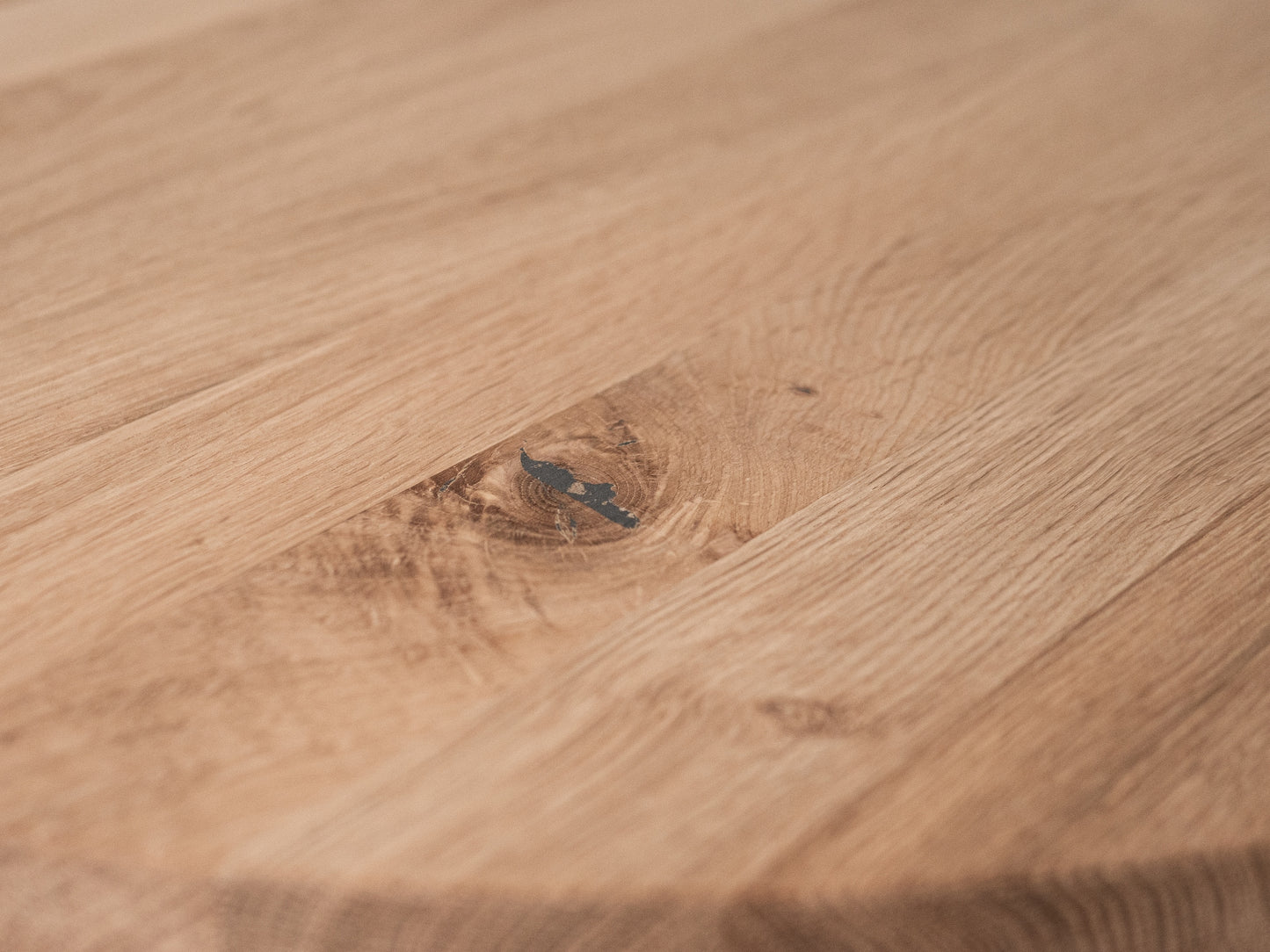 Apaļa masīvkoka Ozola darba virsma Rustic, pilnas lameles, 26 mm, bez virsmas apstrādes, Šveice kante