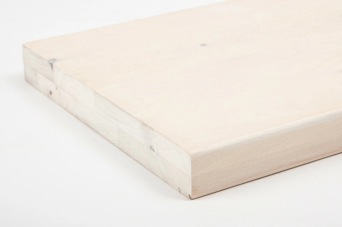 Plaukts, trepju pakāpiens, pretpakāpieni, palodze Bērzs Rustic, pilnas lameles,  40 mm, 2 slāņu, Eļļots, tonis Kaļķa balts