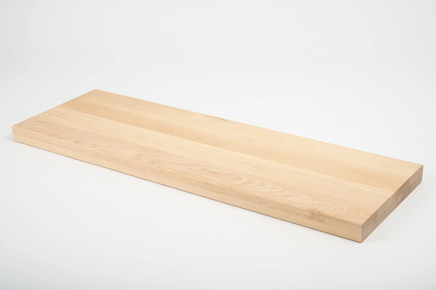 Plaukts, trepju pakāpiens, pretpakāpieni, palodze Bērzs A/B, pilnas lameles,  40 mm, 2 slāņu, Eļļots ar cietā vaska eļļu, tonis Dabīgi balts