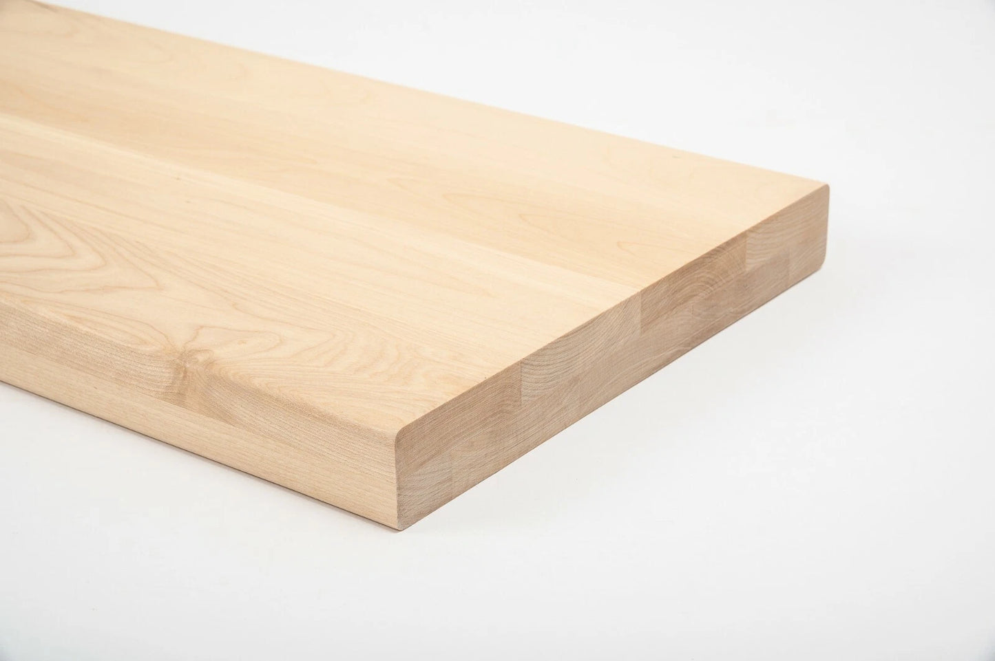 Plaukts, trepju pakāpiens, pretpakāpieni, palodze Bērzs A/B, pilnas lameles,  40 mm, 2 slāņu, Eļļots ar cietā vaska eļļu, tonis Dabīgi balts