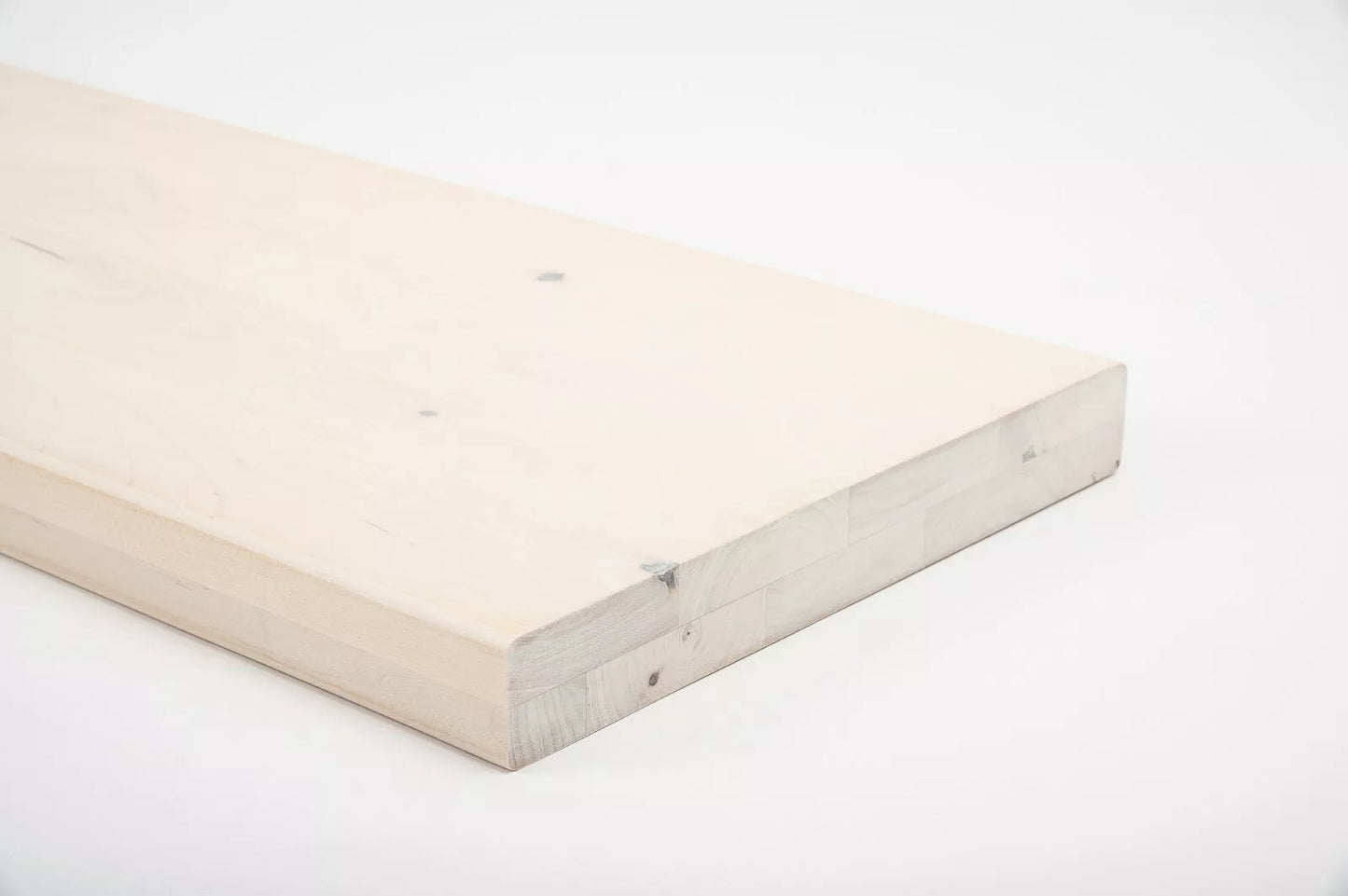 Plaukts, trepju pakāpiens, pretpakāpieni, palodze Bērzs Rustic, pilnas lameles,  40 mm, 2 slāņu, Eļļots, tonis Kaļķa balts